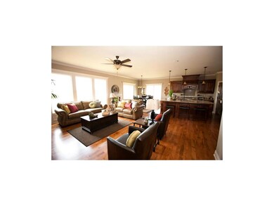 9' Ceilings and Andersen Windows
