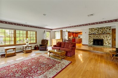 1640 Shermantown Rd, Saunderstown, RI 02874 - photo 3