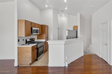 5545 Dueces Wild Ct unit 101, Las Vegas, NV 89122 - photo 5