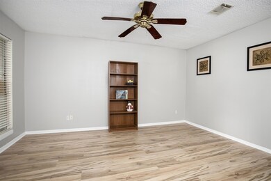 1723 Redwood Cir, Alvin, TX 77511 - photo 6