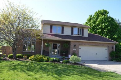 2865 Fox Ridge Cir, Columbus, IN 47203 - photo 2