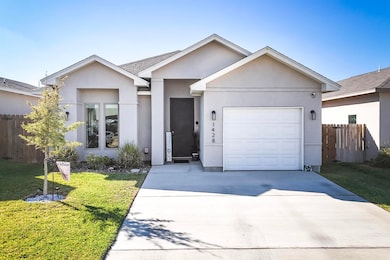 1428 Los Estribos Dr, Laredo, TX 78043 - photo 2