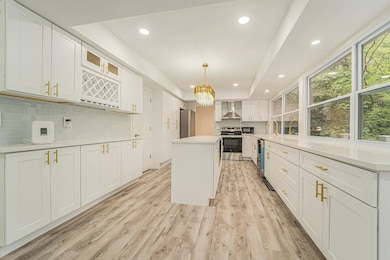 4841 Leesburg Dr, West Bloomfield, MI 48323 - photo 3