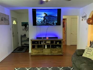 1013 N Howeth St, Gainesville, TX 76240 - photo 5