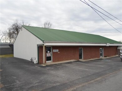 109 Noblitt St, Shelbyville, TN 37160 - photo 4