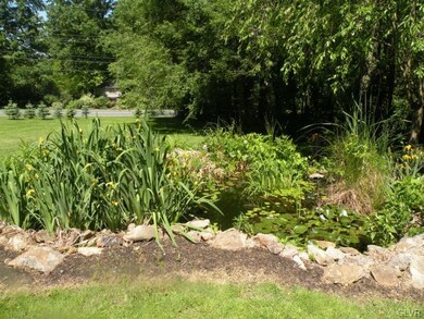 4471 Chestnut St, Emmaus, PA 18049 - photo 3