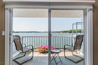 400 Lakeview_Print_Interiors_1