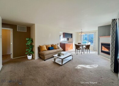 Living area: virtually staged