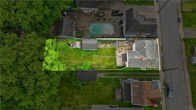 Aerial view with approximate lot lines.