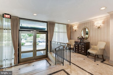 4390 Lorcom Ln unit 210, Arlington, VA 22207 - photo 2