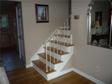 Entry/Foyer.