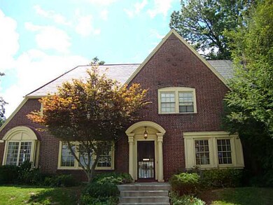 93 Parkwood Ave, Columbus, OH 43203 - photo 2