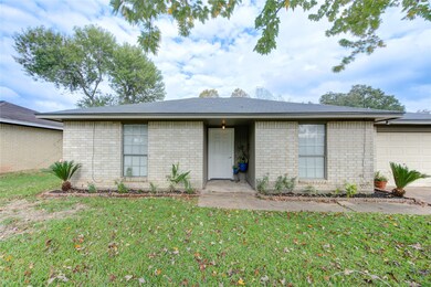 310 N 9th St, Beasley, TX 77417 - photo 2