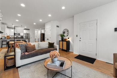 3531 N Reta Ave unit 1, Chicago, IL 60657 - photo 5