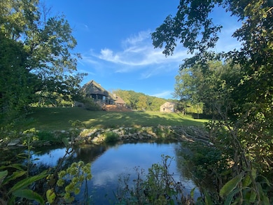 561 E Spring St, Neosho, MO 64850 - photo 2