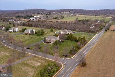 2 Hunters Ridge Dr, Pennington, NJ 08534 - photo 4