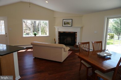 10509 Scaggsville Rd, Laurel, MD 20723 - photo 4