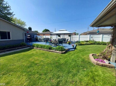 32840 Eiffel Ave, Warren, MI 48088 - photo 3