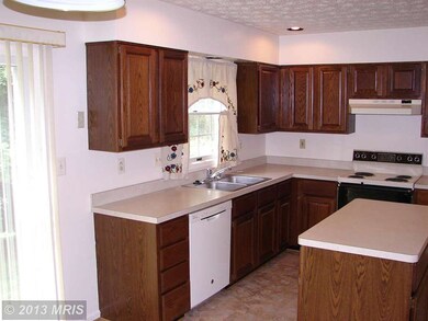 8304 Stairtop Ct, Columbia, MD 21045 - photo 4