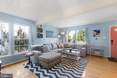 9847 Bayline Cir, Owings Mills, MD 21117 - photo 5