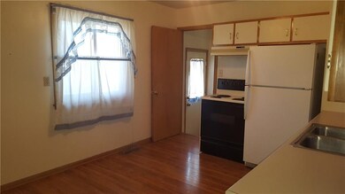 904 E 12th Street Place N, Newton, IA 50208 - photo 6