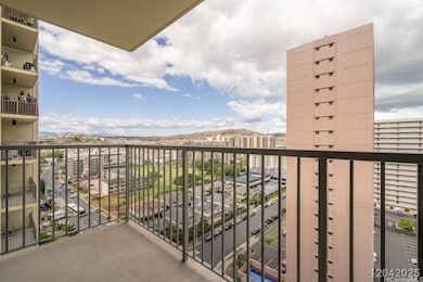 Century West unit 1403, Honolulu, HI 96818 - photo 4