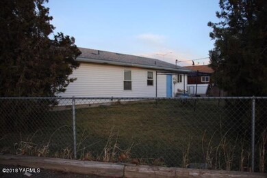 126 Moxee Ave Side
