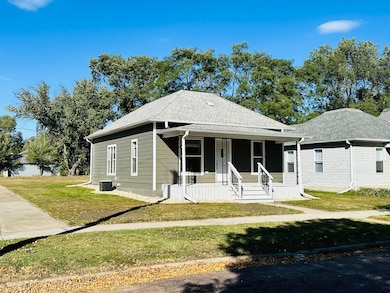 800 E Hanson Ave, Mitchell, SD 57301 - photo 2