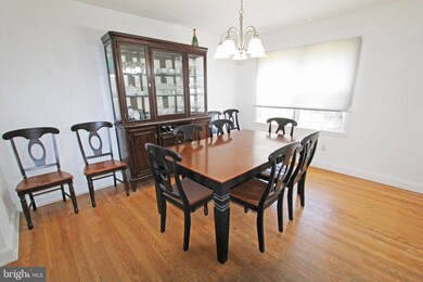 8137 Glen Gary Rd, Towson, MD 21286 - photo 4