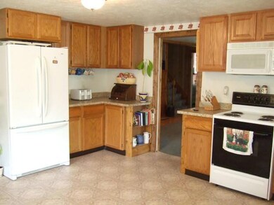 MORE KITCHEN 1