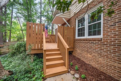 19-web-or-mls-128 Drummond Pl (15 of 20)