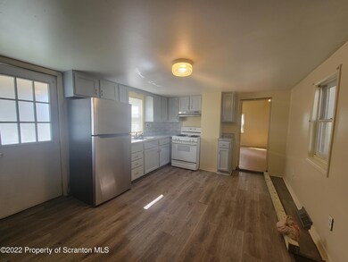 219 Donnelly Ct, Scranton, PA 18505 - photo 3