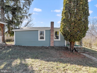 32 Bullett Aly, Paw Paw, WV 25434 - photo 2