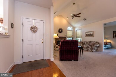 1045 Bordeaux Ln, Pennsburg, PA 18073 - photo 4