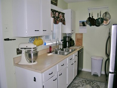 U2 Grandview Dr, South Burlington, VT 05403 - photo 5