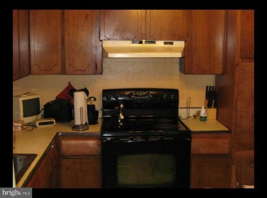 9312 Rolling View Dr, Lanham, MD 20706 - photo 4