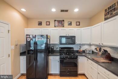 2606 Chancellor Ct, Odenton, MD 21113 - photo 5