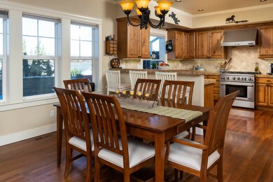 Pic Dining Windows