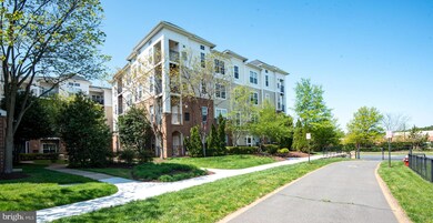 3830 Lightfoot St unit 429, Chantilly, VA 20151 - photo 2