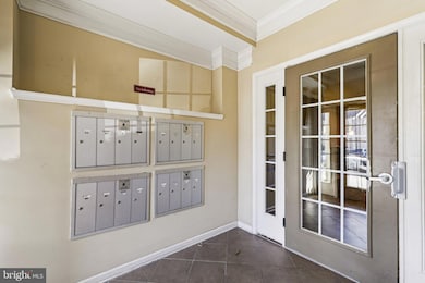 5303 Wyndholme Cir unit 103, Baltimore, MD 21229 - photo 5