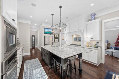 Kitchen featuring a kitchen breakfast bar, an isla