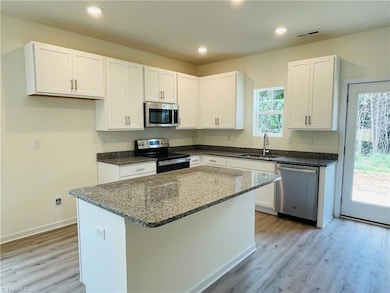 613 East St, Reidsville, NC 27320 - photo 4