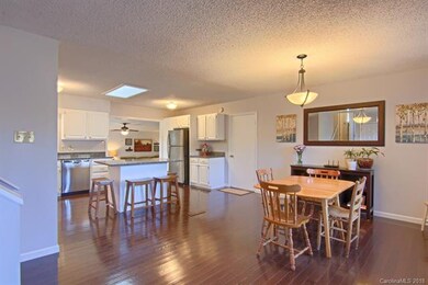 Dining & Kitchen
