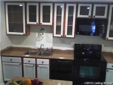 8810 Old Ironsides Dr, Louisville, KY 40228 - photo 2