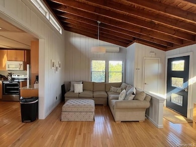 35 Sloop Walk, Bay Shore, NY 11706 - photo 7