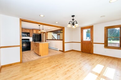 5 Maplecrest St, Newmarket, NH 03857 - photo 4