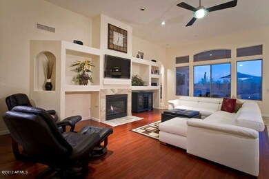 003 living room LV776