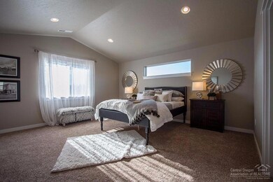 3643 SW Pumice Stone Ave, Redmond, OR 97756 - photo 6