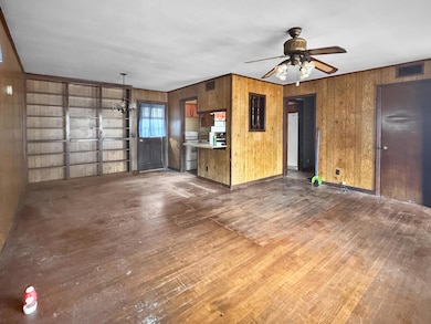 215 Robinwood Cir, Columbus, MS 39702 - photo 3