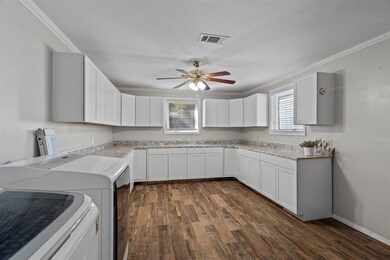 559 Chalmers Rd, Memphis, TN 38120 - photo 4